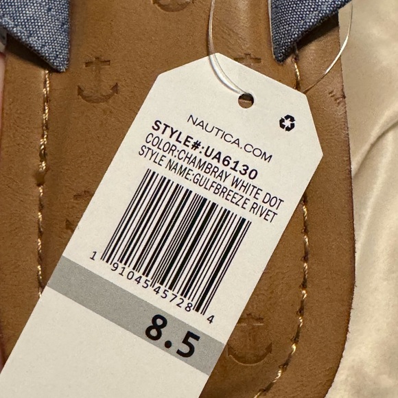 Nautica Flip Flop Sandals - Picture 4 of 4